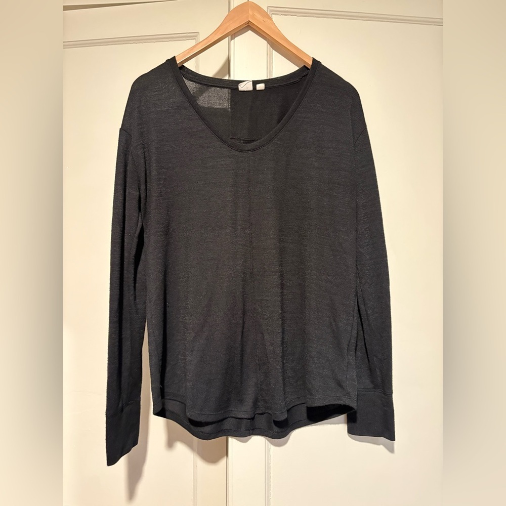 Women’s Black Gap Long Sleeve Shirt